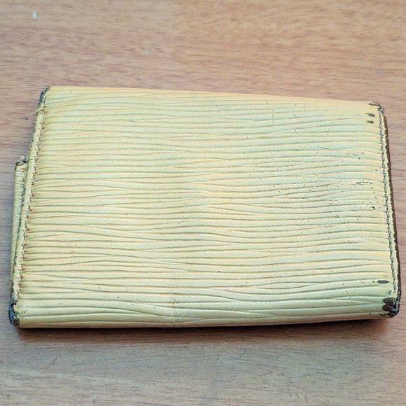 Louis Vuitton Epi Key Holder/Wallet #1664*** - Picture 2 of 8